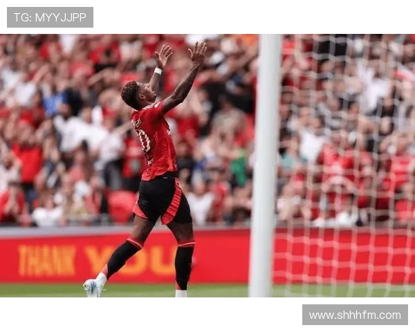 拉什福德在高强度比赛中表现稳健，助曼联赢得重要胜利