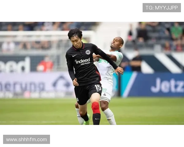 特夫摩尔球场开启英超新王者风范，球队表现持续引人关注