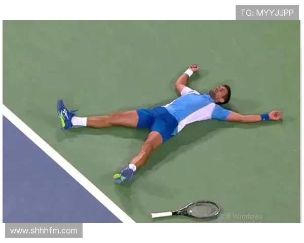 德约家里那私人泳池，普通人估计光看都得累瘫了！